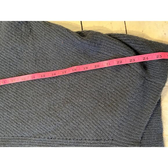 Lulus Oversized V Neck Sweater in Size Small Navy Closet Staple Basic - Picture 11 of 11